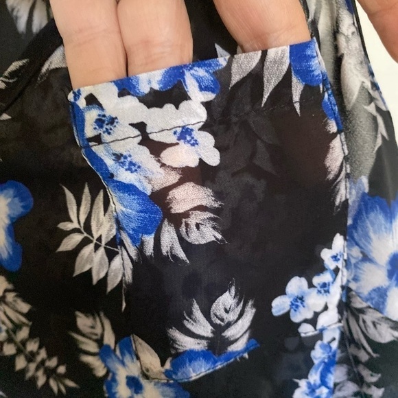 Torrid Hawaiian chiffon Scherer pop over top front pocket - Picture 4 of 5